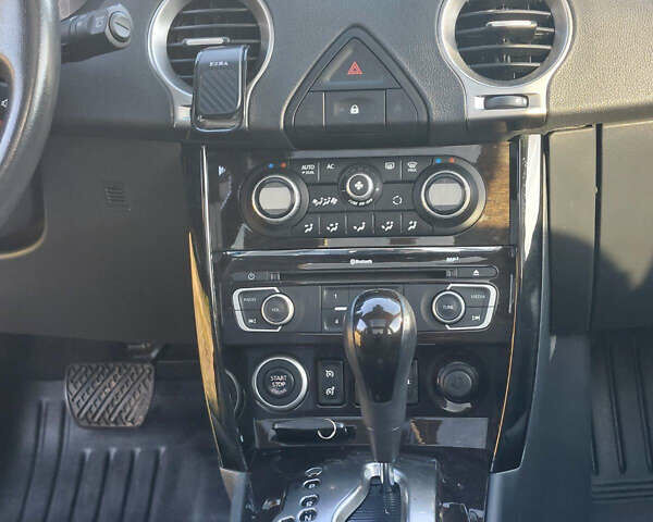 Белый Рено Колеос, объемом двигателя 2 л и пробегом 168 тыс. км за 13700 $, фото 4 на Automoto.ua