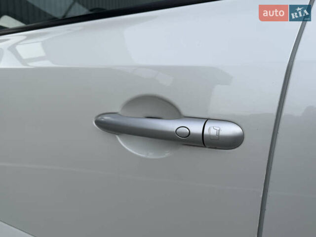 Рено Колеос 2015 в Дубно на Automoto.ua Белый Рено Колеос, объемом двигателя 2 л и пробегом 219 тыс. км за 13699 $, фото 70 на Automoto.ua