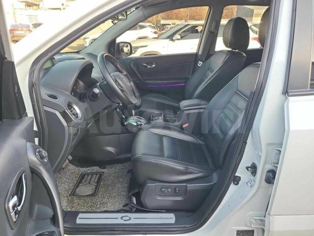 Рено Колеос 2015 в Киеве на Automoto.ua Белый Рено Колеос, объемом двигателя 2 л и пробегом 145 тыс. км за 6700 $, фото 16 на Automoto.ua