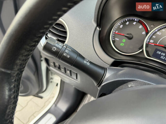 Рено Колеос 2015 в Дубно на Automoto.ua Белый Рено Колеос, объемом двигателя 2 л и пробегом 219 тыс. км за 13699 $, фото 43 на Automoto.ua