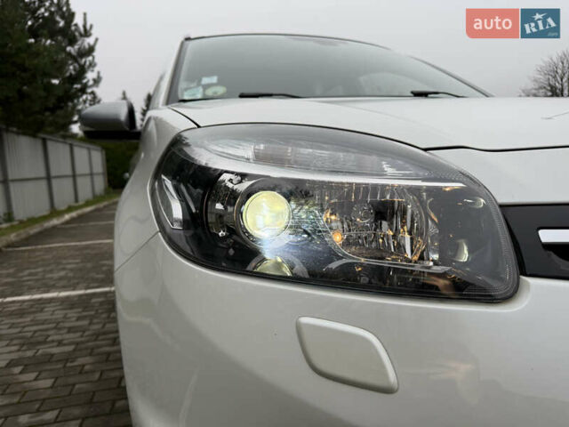 Белый Рено Колеос, объемом двигателя 2 л и пробегом 206 тыс. км за 15300 $, фото 39 на Automoto.ua