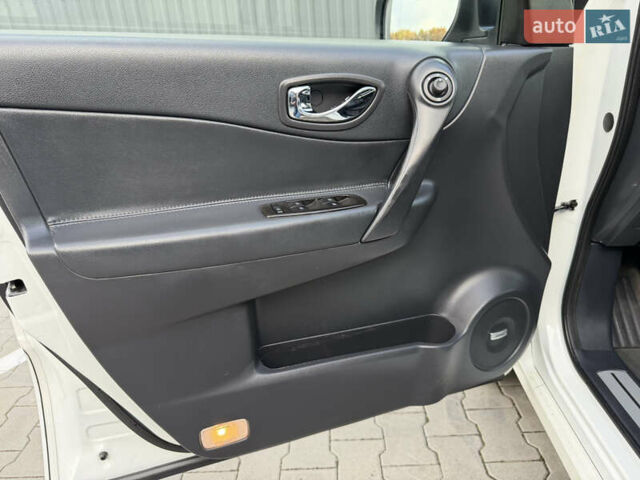 Рено Колеос 2015 в Дубно на Automoto.ua Белый Рено Колеос, объемом двигателя 2 л и пробегом 219 тыс. км за 13699 $, фото 24 на Automoto.ua