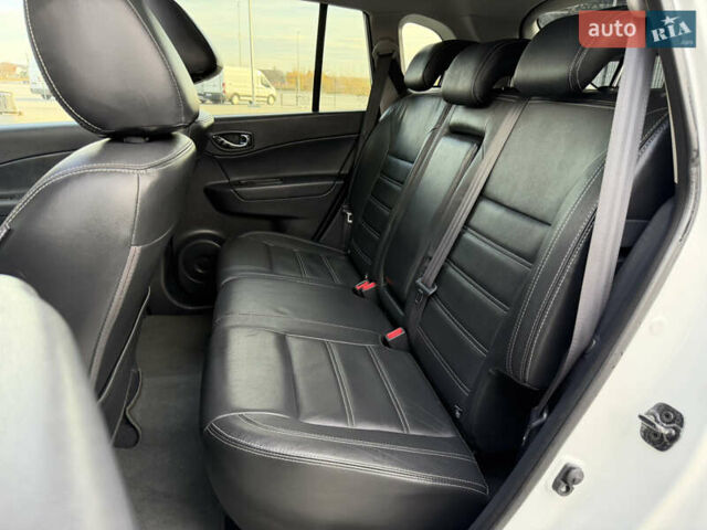 Рено Колеос 2015 в Дубно на Automoto.ua Белый Рено Колеос, объемом двигателя 2 л и пробегом 219 тыс. км за 13699 $, фото 49 на Automoto.ua