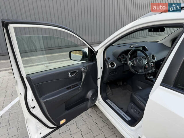 Рено Колеос 2015 в Дубно на Automoto.ua Белый Рено Колеос, объемом двигателя 2 л и пробегом 219 тыс. км за 13699 $, фото 22 на Automoto.ua