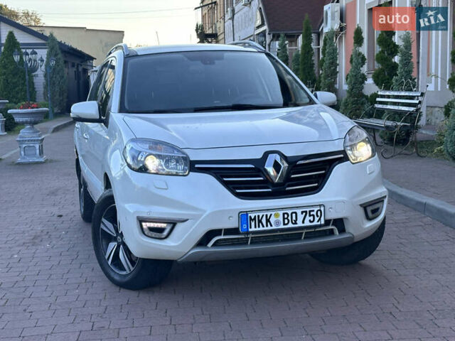 Белый Рено Колеос, объемом двигателя 2 л и пробегом 181 тыс. км за 13950 $, фото 4 на Automoto.ua