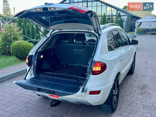 Білий Рено Колеос, об'ємом двигуна 2 л та пробігом 183 тис. км за 12950 $, фото 41 на Automoto.ua