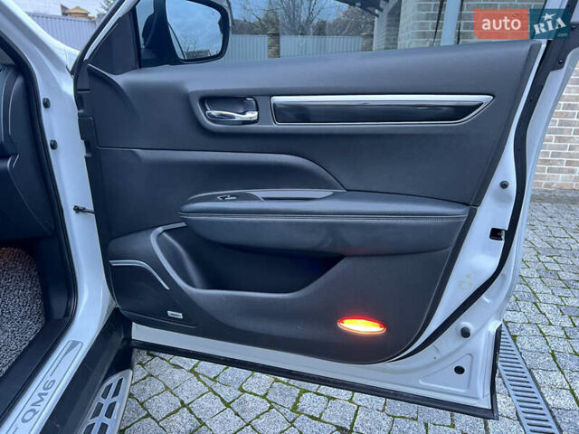 Рено Колеос 2016 в Виннице на Automoto.ua Белый Рено Колеос, объемом двигателя 2 л и пробегом 91 тыс. км за 19999 $, фото 41 на Automoto.ua