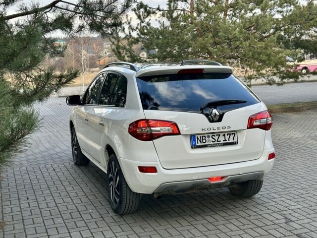 Белый Рено Колеос, объемом двигателя 2 л и пробегом 191 тыс. км за 13950 $, фото 12 на Automoto.ua