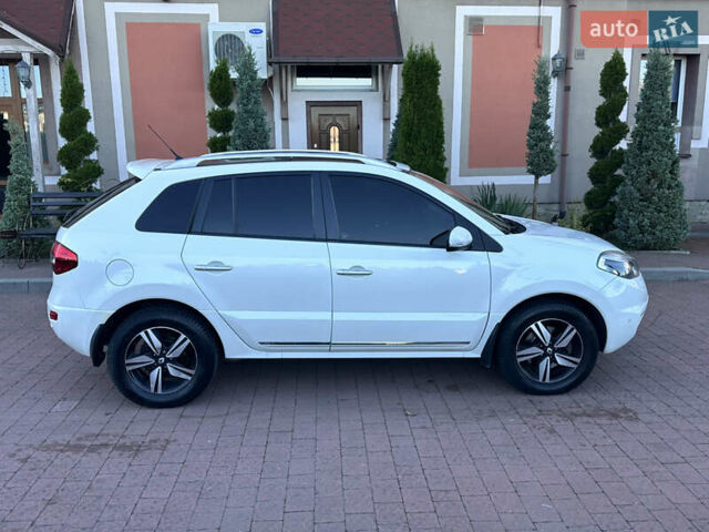 Белый Рено Колеос, объемом двигателя 2 л и пробегом 181 тыс. км за 13950 $, фото 27 на Automoto.ua
