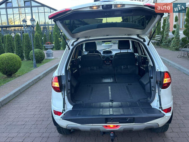 Білий Рено Колеос, об'ємом двигуна 2 л та пробігом 182 тис. км за 13350 $, фото 47 на Automoto.ua