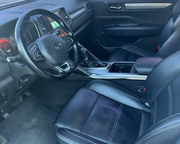 Белый Рено Колеос, объемом двигателя 2 л и пробегом 140 тыс. км за 16500 $, фото 17 на Automoto.ua