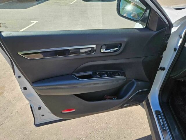 Белый Рено Колеос, объемом двигателя 2 л и пробегом 108 тыс. км за 15500 $, фото 5 на Automoto.ua