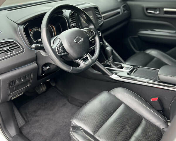 Белый Рено Колеос, объемом двигателя 2 л и пробегом 97 тыс. км за 19800 $, фото 10 на Automoto.ua