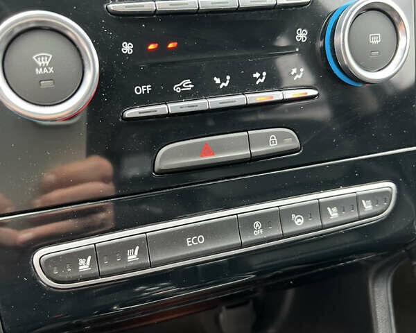 Белый Рено Колеос, объемом двигателя 2 л и пробегом 97 тыс. км за 19800 $, фото 15 на Automoto.ua