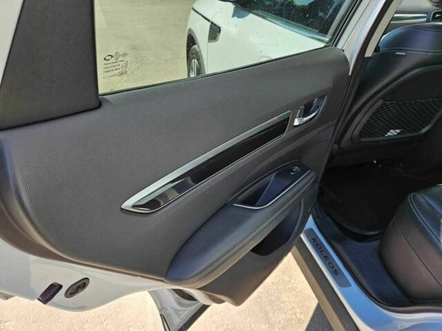 Белый Рено Колеос, объемом двигателя 2 л и пробегом 108 тыс. км за 15500 $, фото 7 на Automoto.ua