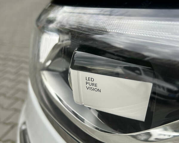 Белый Рено Колеос, объемом двигателя 2 л и пробегом 98 тыс. км за 19600 $, фото 13 на Automoto.ua