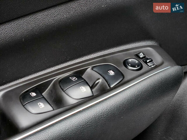 Білий Рено Колеос, об'ємом двигуна 2 л та пробігом 55 тис. км за 17500 $, фото 11 на Automoto.ua