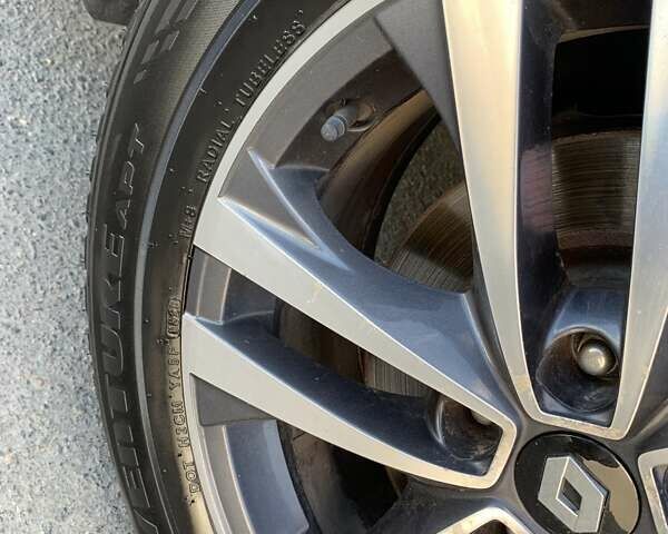 Белый Рено Колеос, объемом двигателя 2 л и пробегом 202 тыс. км за 17999 $, фото 18 на Automoto.ua