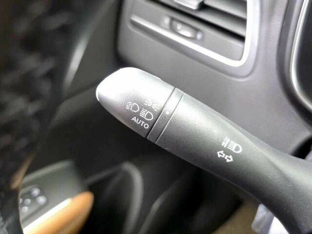 Рено Колеос 2018 в Киеве на Automoto.ua Белый Рено Колеос, объемом двигателя 2 л и пробегом 38 тыс. км за 12300 $, фото 10 на Automoto.ua