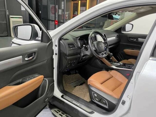 Рено Колеос 2018 в Киеве на Automoto.ua Белый Рено Колеос, объемом двигателя 2 л и пробегом 38 тыс. км за 12300 $, фото 4 на Automoto.ua