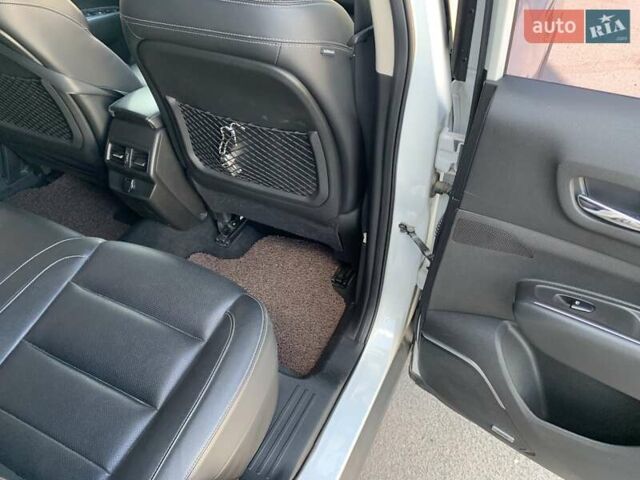 Белый Рено Колеос, объемом двигателя 2 л и пробегом 202 тыс. км за 17999 $, фото 11 на Automoto.ua