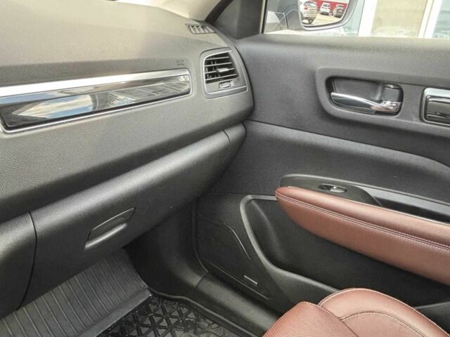 Рено Колеос 2018 у Києві на Automoto.ua Білий Рено Колеос, об'ємом двигуна 0 л та пробігом 77 тис. км за 17999 $, фото 9 на Automoto.ua