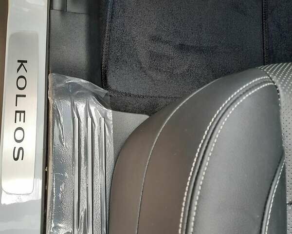 Белый Рено Колеос, объемом двигателя 2.49 л и пробегом 28 тыс. км за 23900 $, фото 7 на Automoto.ua