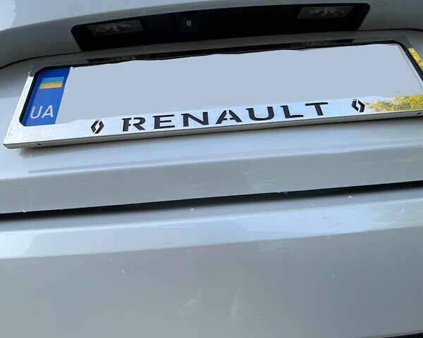 Белый Рено Колеос, объемом двигателя 2 л и пробегом 88 тыс. км за 26800 $, фото 22 на Automoto.ua