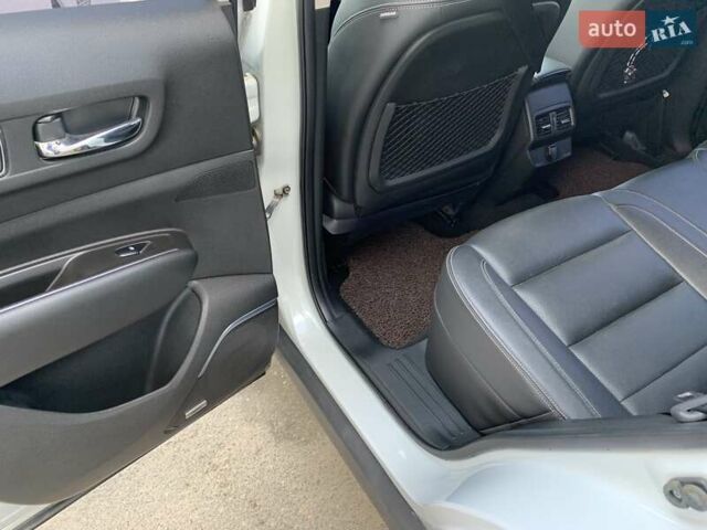 Белый Рено Колеос, объемом двигателя 2 л и пробегом 202 тыс. км за 17999 $, фото 10 на Automoto.ua