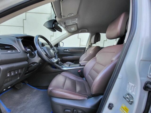 Белый Рено Колеос, объемом двигателя 2 л и пробегом 98 тыс. км за 9500 $, фото 5 на Automoto.ua