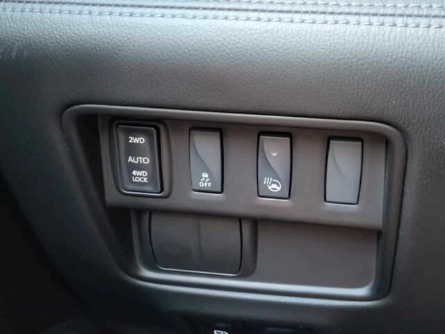 Белый Рено Колеос, объемом двигателя 2 л и пробегом 98 тыс. км за 9500 $, фото 7 на Automoto.ua