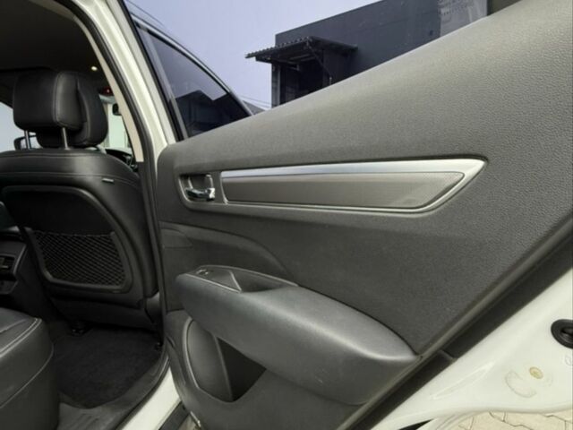 Білий Рено Колеос, об'ємом двигуна 2 л та пробігом 89 тис. км за 18700 $, фото 15 на Automoto.ua