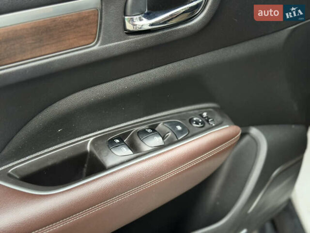 Белый Рено Колеос, объемом двигателя 2 л и пробегом 198 тыс. км за 24500 $, фото 13 на Automoto.ua