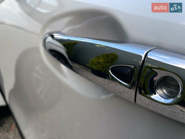 Белый Рено Колеос, объемом двигателя 1.75 л и пробегом 133 тыс. км за 23990 $, фото 41 на Automoto.ua