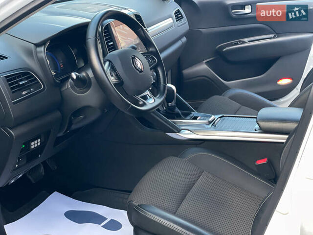 Белый Рено Колеос, объемом двигателя 1.7 л и пробегом 133 тыс. км за 23990 $, фото 45 на Automoto.ua