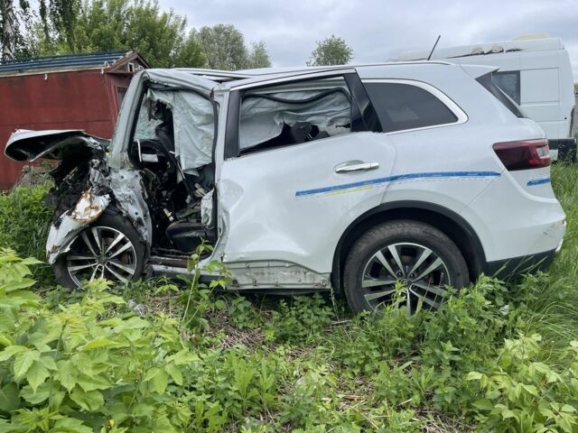 Белый Рено Колеос, объемом двигателя 2 л и пробегом 160 тыс. км за 3900 $, фото 3 на Automoto.ua