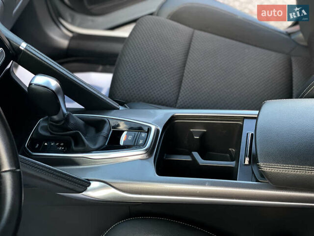 Белый Рено Колеос, объемом двигателя 1.75 л и пробегом 133 тыс. км за 23990 $, фото 36 на Automoto.ua