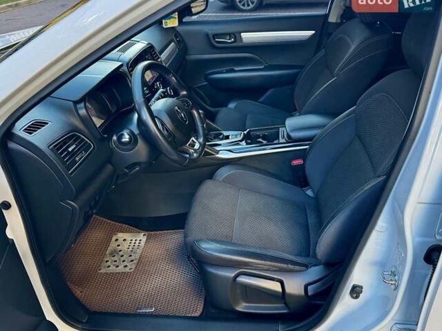 Белый Рено Колеос, объемом двигателя 2.49 л и пробегом 75 тыс. км за 21999 $, фото 63 на Automoto.ua