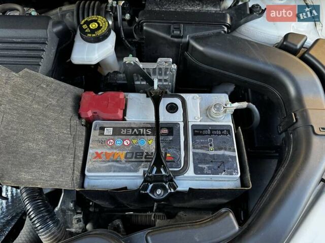 Белый Рено Колеос, объемом двигателя 2.49 л и пробегом 75 тыс. км за 21999 $, фото 57 на Automoto.ua