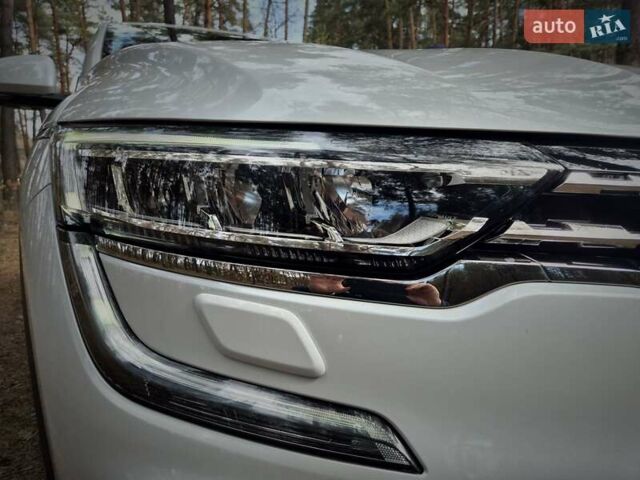 Белый Рено Колеос, объемом двигателя 2.49 л и пробегом 35 тыс. км за 27000 $, фото 15 на Automoto.ua