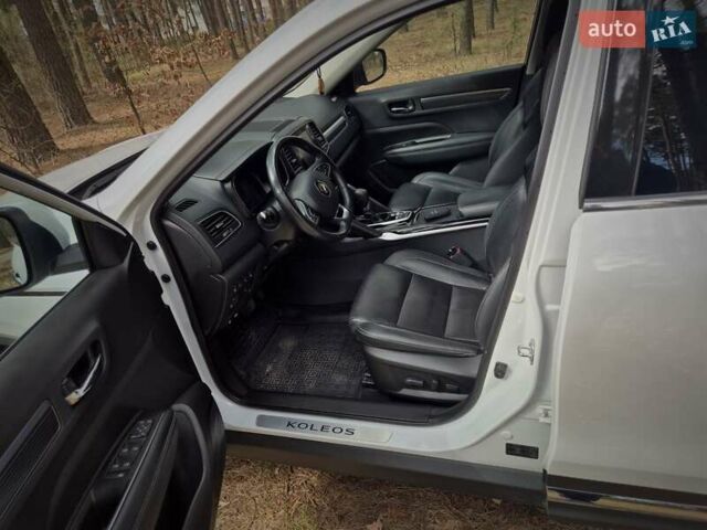 Белый Рено Колеос, объемом двигателя 2.49 л и пробегом 35 тыс. км за 27000 $, фото 30 на Automoto.ua