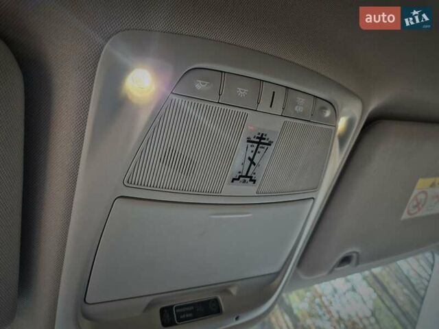 Белый Рено Колеос, объемом двигателя 2.49 л и пробегом 35 тыс. км за 27000 $, фото 44 на Automoto.ua