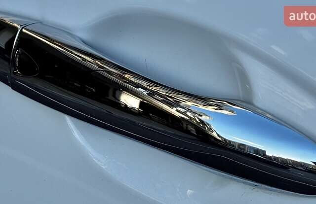 Белый Рено Колеос, объемом двигателя 2.49 л и пробегом 75 тыс. км за 21999 $, фото 47 на Automoto.ua