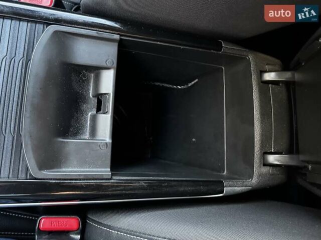 Белый Рено Колеос, объемом двигателя 2.49 л и пробегом 75 тыс. км за 21999 $, фото 132 на Automoto.ua