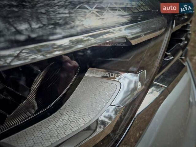 Белый Рено Колеос, объемом двигателя 2.49 л и пробегом 35 тыс. км за 27000 $, фото 19 на Automoto.ua