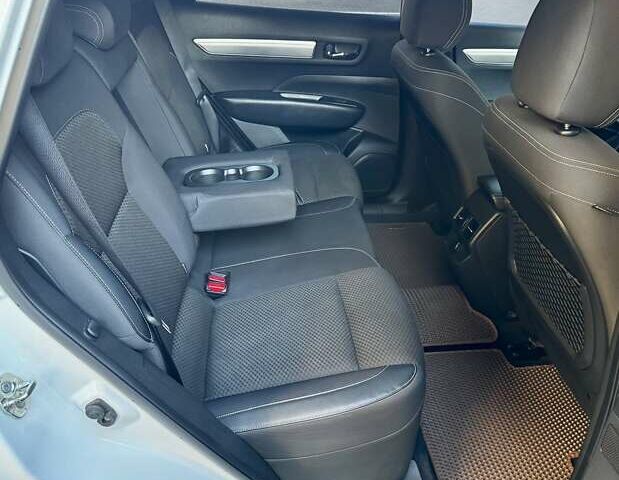 Белый Рено Колеос, объемом двигателя 2.49 л и пробегом 75 тыс. км за 21999 $, фото 70 на Automoto.ua