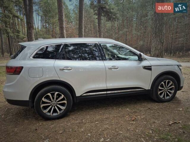 Белый Рено Колеос, объемом двигателя 2.49 л и пробегом 35 тыс. км за 27000 $, фото 3 на Automoto.ua