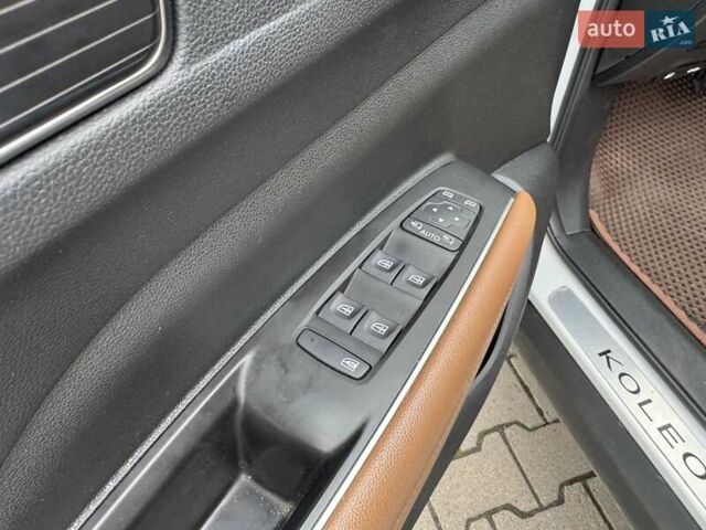 Білий Рено Колеос, об'ємом двигуна 2.49 л та пробігом 81 тис. км за 23500 $, фото 10 на Automoto.ua