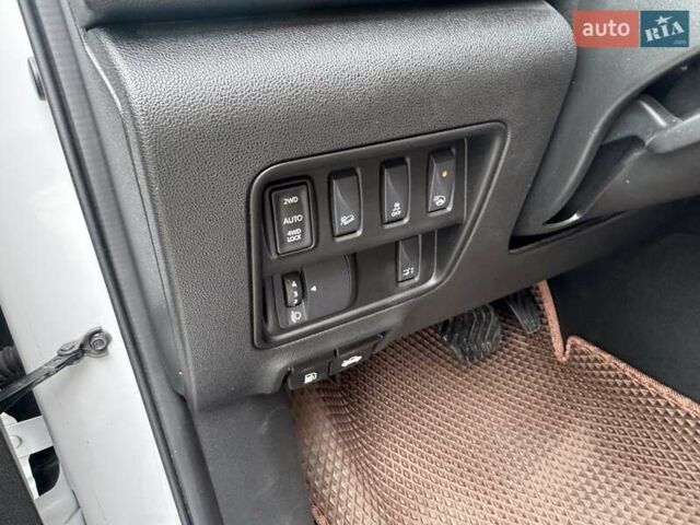 Білий Рено Колеос, об'ємом двигуна 2.49 л та пробігом 81 тис. км за 23500 $, фото 11 на Automoto.ua