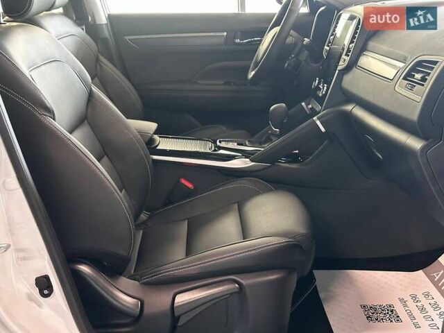 Белый Рено Колеос, объемом двигателя 2.49 л и пробегом 14 тыс. км за 33586 $, фото 34 на Automoto.ua